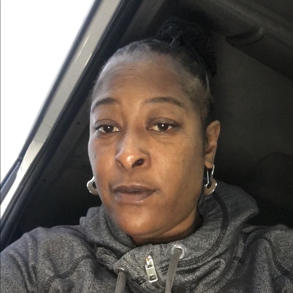 Meet your Posher, Annette - Picture 1 of 1